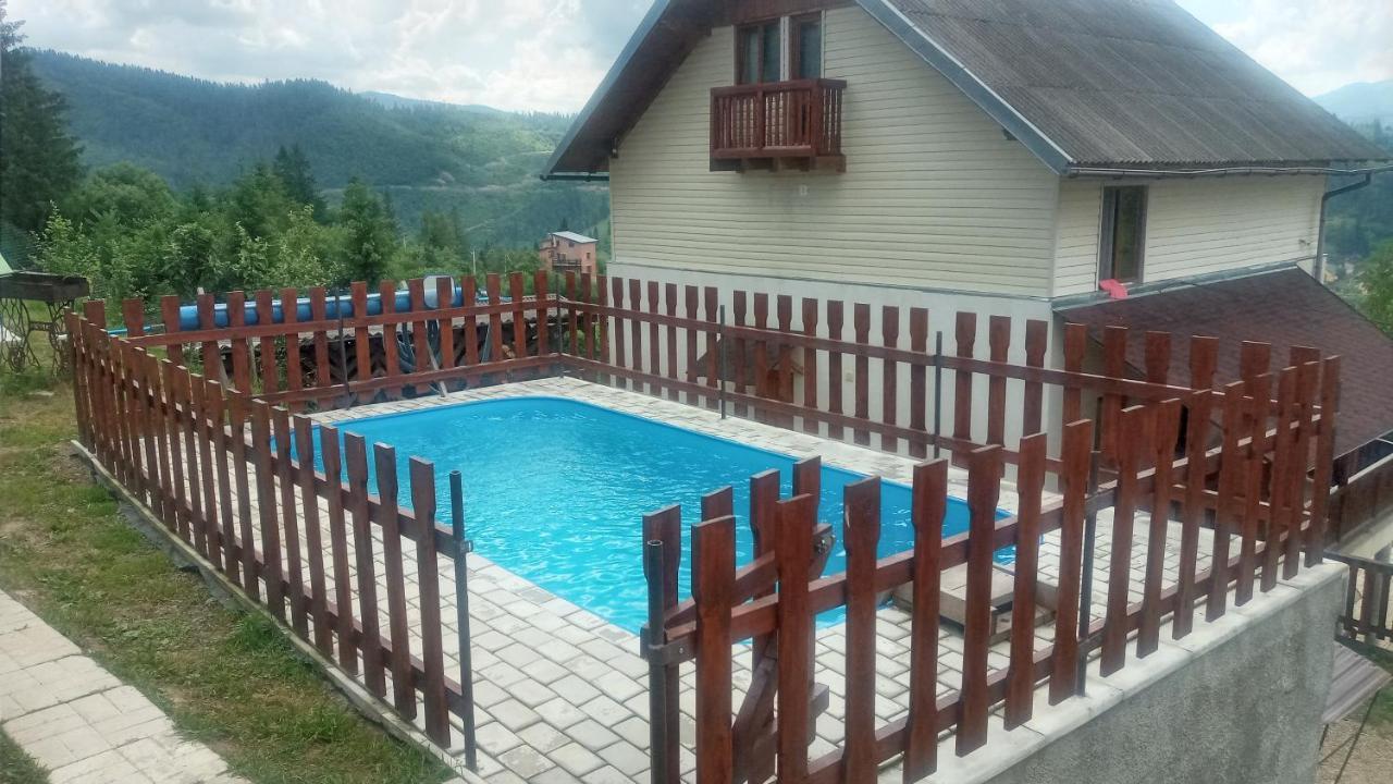 Біля Лісу Slavske Exterior foto