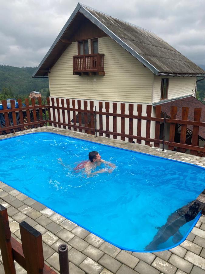Біля Лісу Slavske Exterior foto