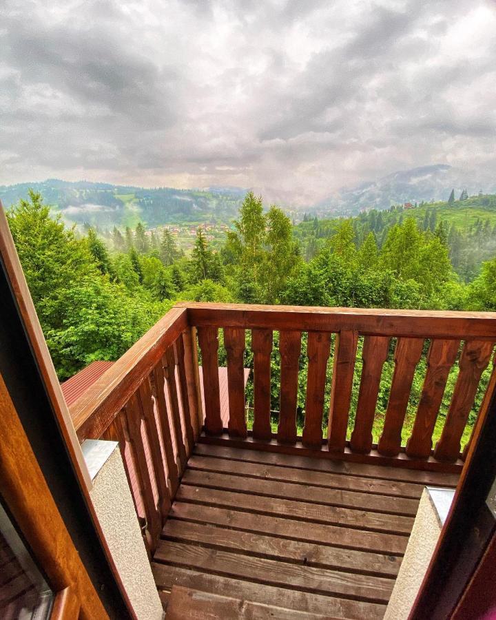 Біля Лісу Slavske Exterior foto